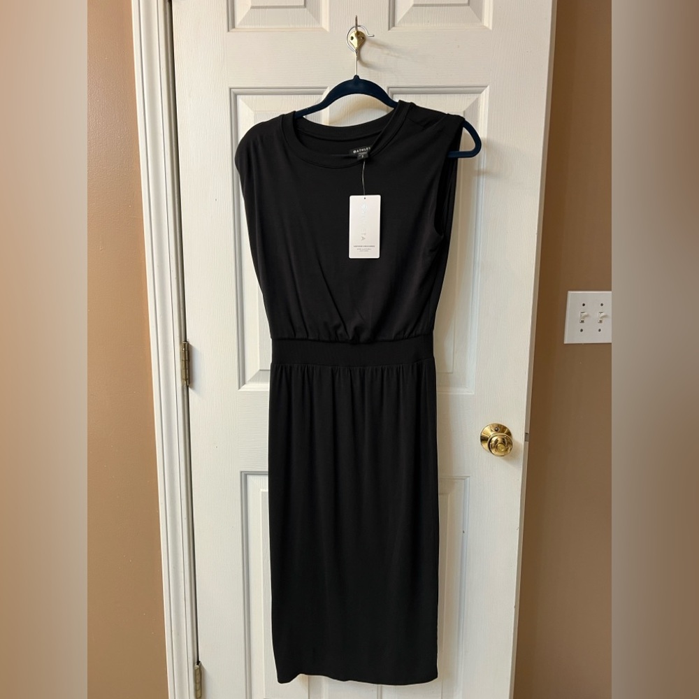 Athleta Santorini Cinch Dress in Small . New with tags.